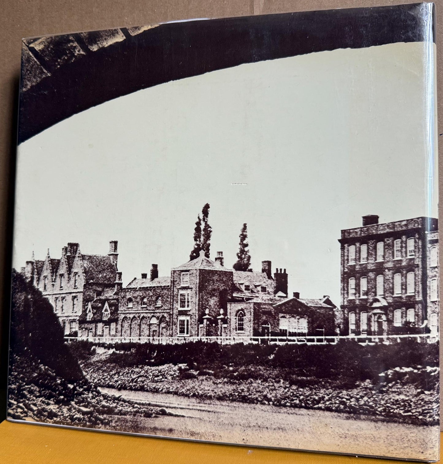Smith, Samuel. Victorian Townscape: The Work of Samuel Smith. 1850s photographs.