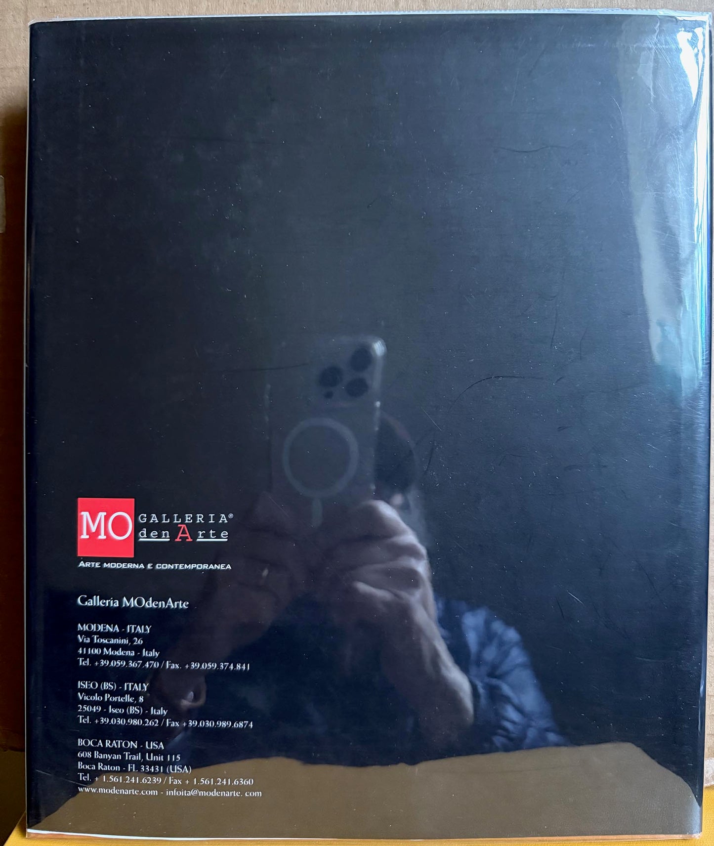 McCurry, Steve. Steve McCurry. Sojourn: Narratives of Asia.