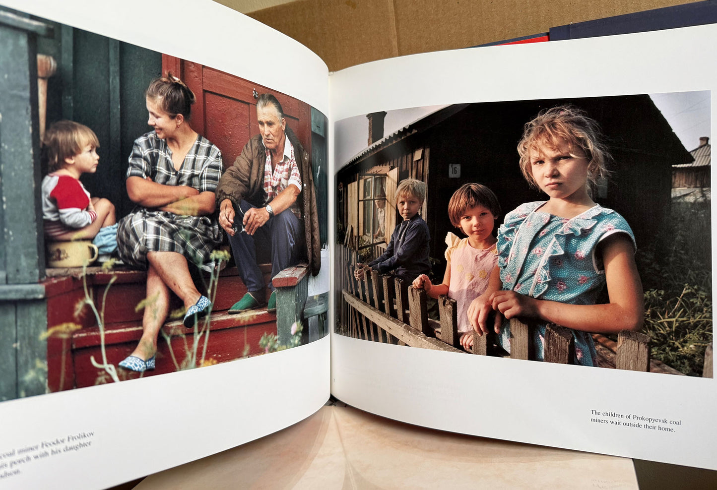 Turnley, David C. The Russian Heart. Days of Crisis and Hope by David C. Turnley.