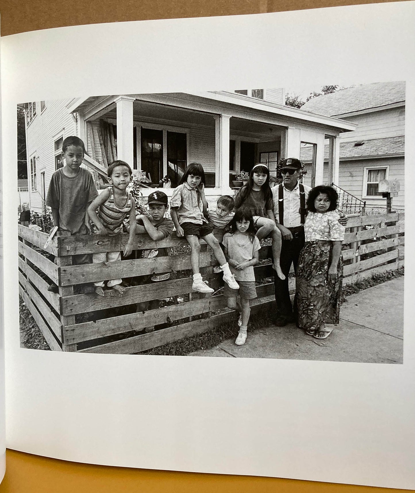 Huie, Wing Young. Frogtown: Photographs and Conversations in an Urban Neighborhood by Wing Young Huie.