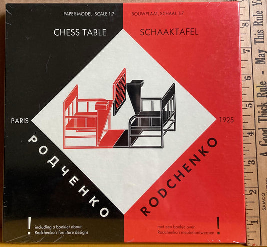 Rodchenko, Alexander. Schaaktafel, 1925: Bouwplaat, schaal 1:7 = Chess table, 1925 : paper model, scale 1:7.