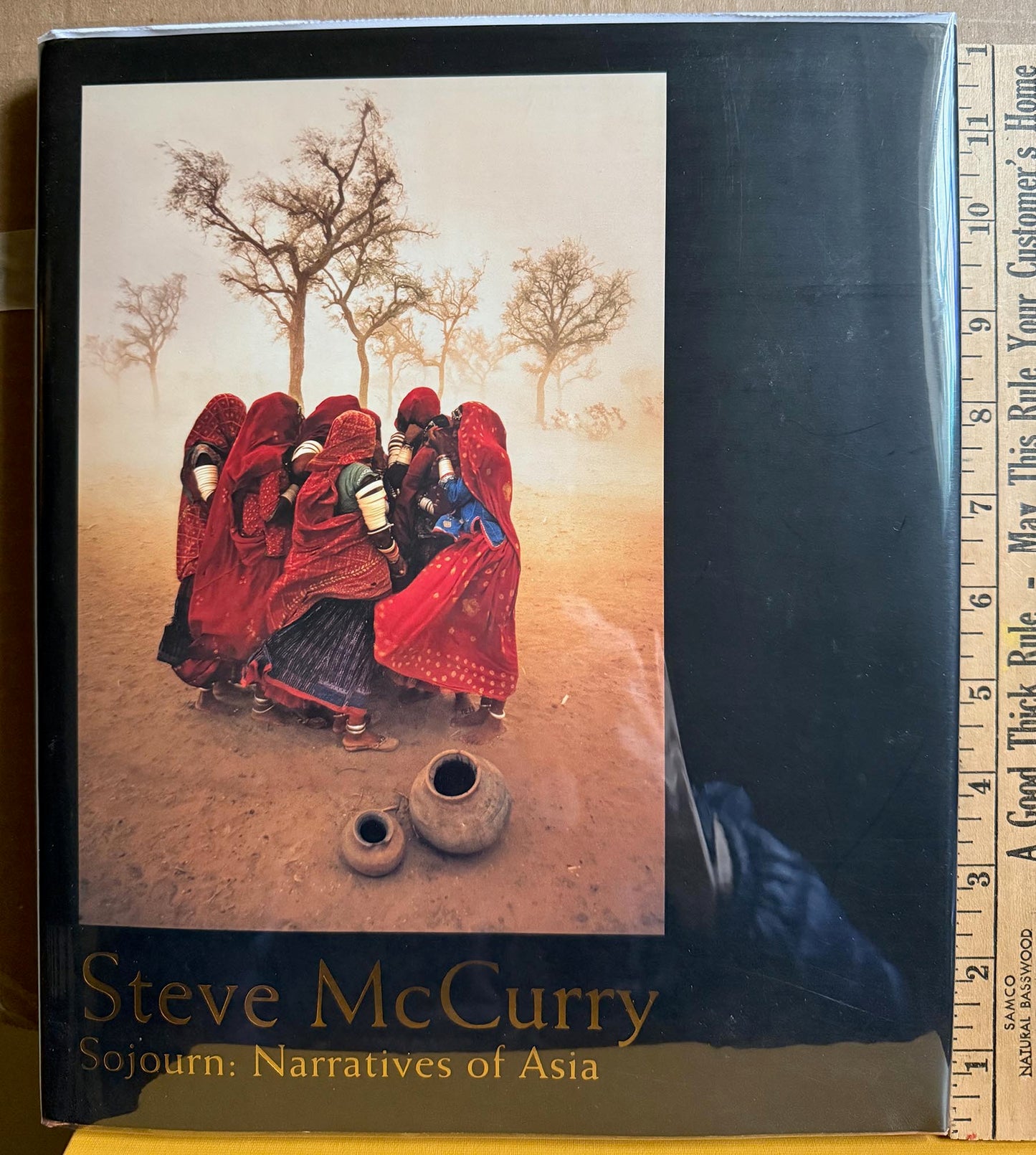 McCurry, Steve. Steve McCurry. Sojourn: Narratives of Asia.