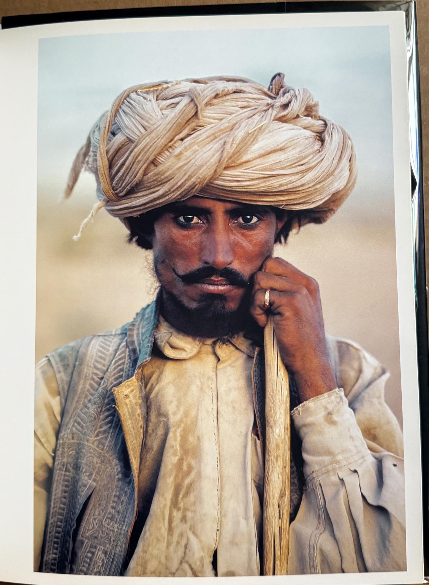 McCurry, Steve. Steve McCurry. Sojourn: Narratives of Asia.