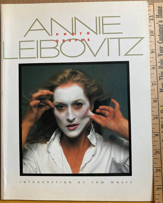 Leibovitz, Annie. Annie Leibovitz Photographs.