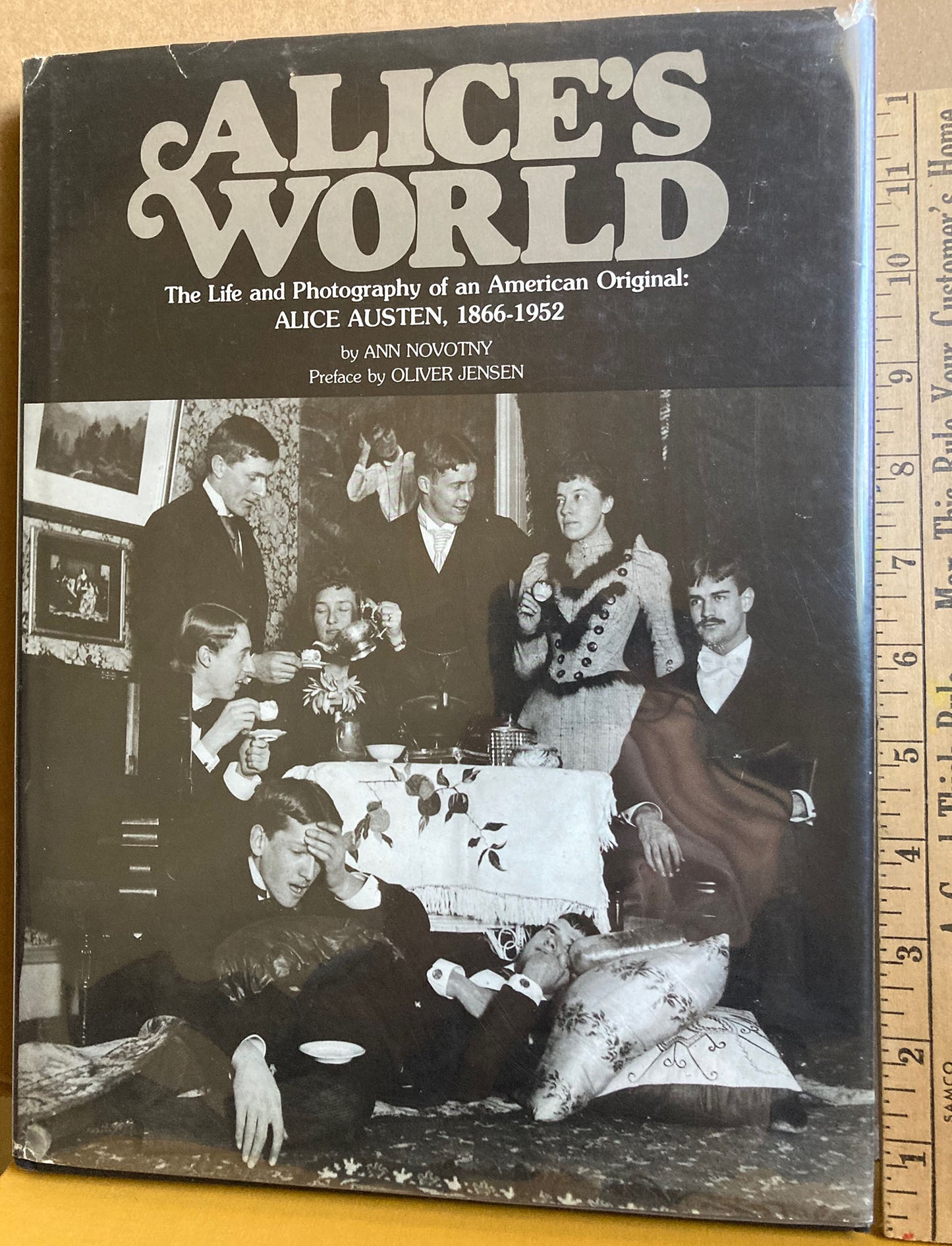 Austen, Alice. Alice’s World: The Life and Photography of an American Original: Alice Austen, 1866-1952 by Ann Novotny.