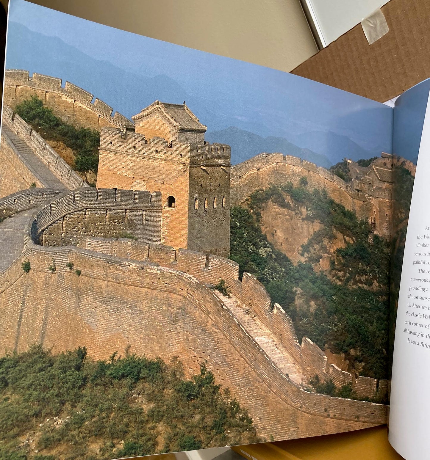 Yamashita, Michael.  The Great Wall from Beginning to End. Photographs by Michael Yamashita.