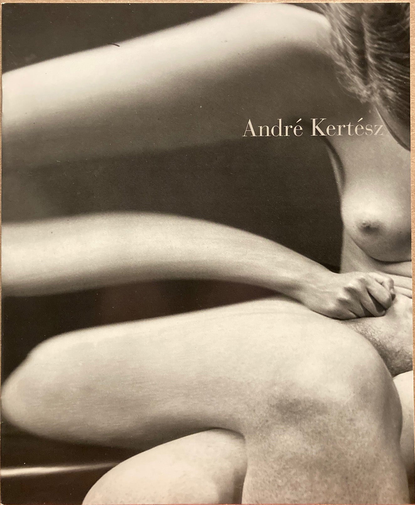 Kertesz, Andre. Andre Kertesz: The Mirror as Muse.